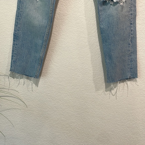 Zara high waisted raw hem distressed knees straight leg jeans size 2 - Picture 4 of 8